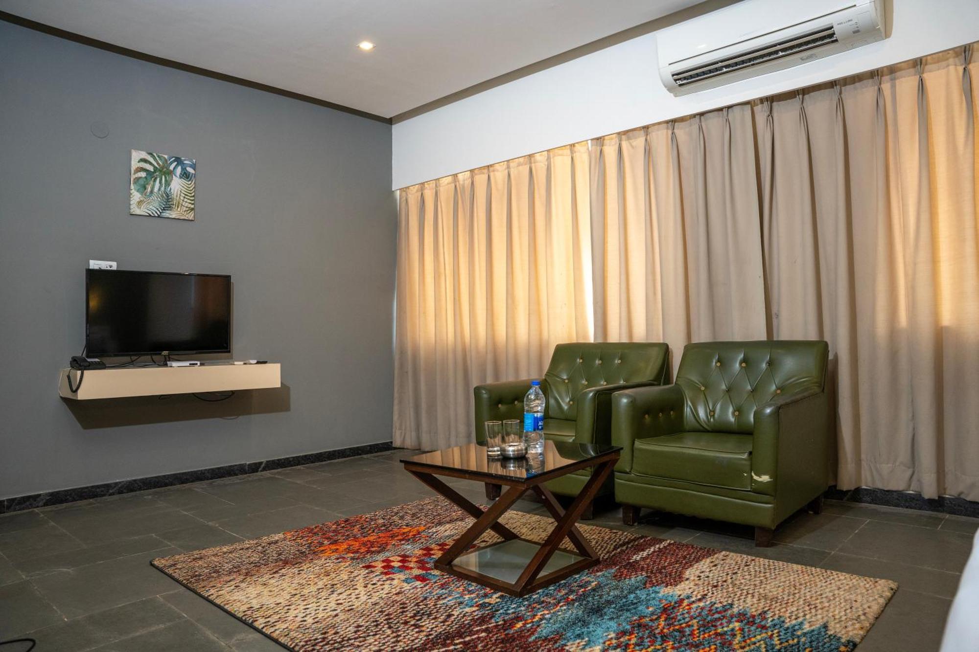 Hotel Dwarawata ดาร์วาด ภายนอก รูปภาพ